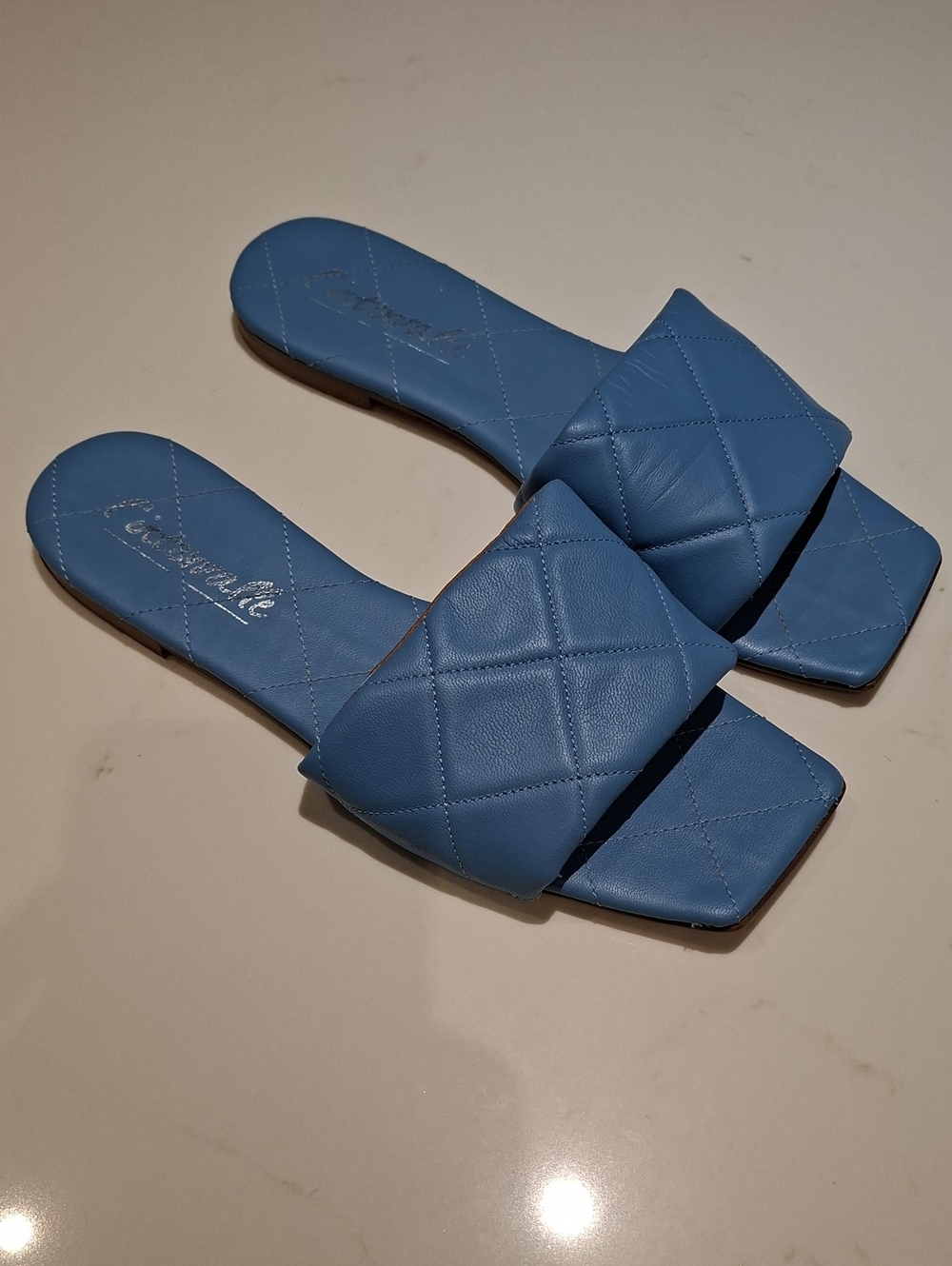 l'intervalle Blue Genuine Leather Square-toe Quilted Slides (Size EU 41/US 10)